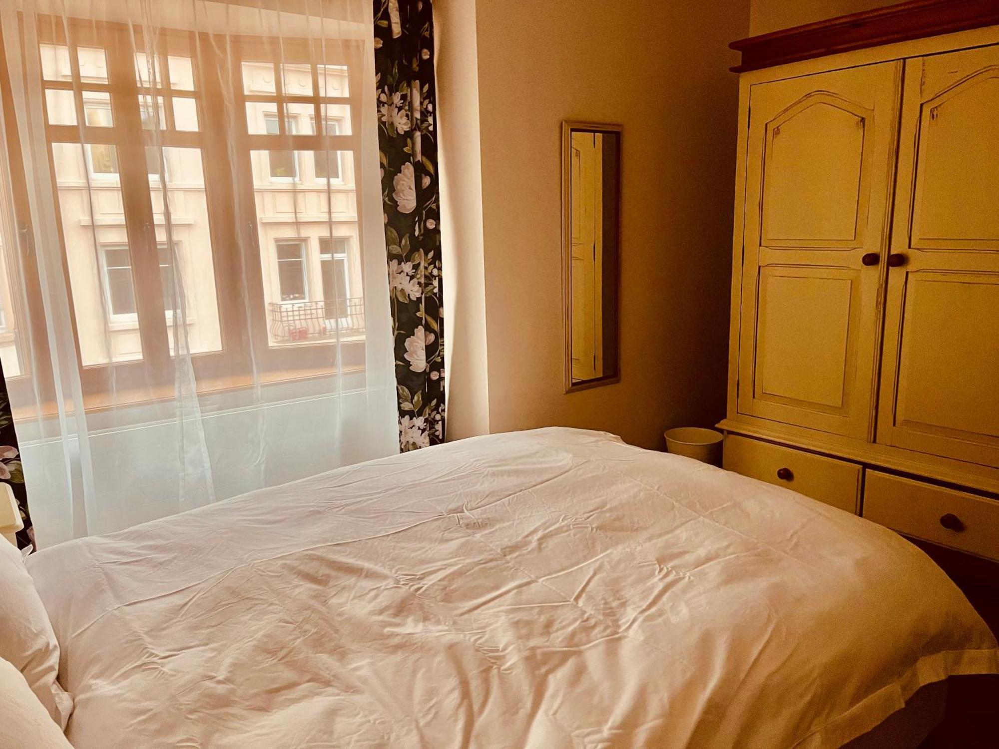Georgian Guest Rooms بازل المظهر الخارجي الصورة